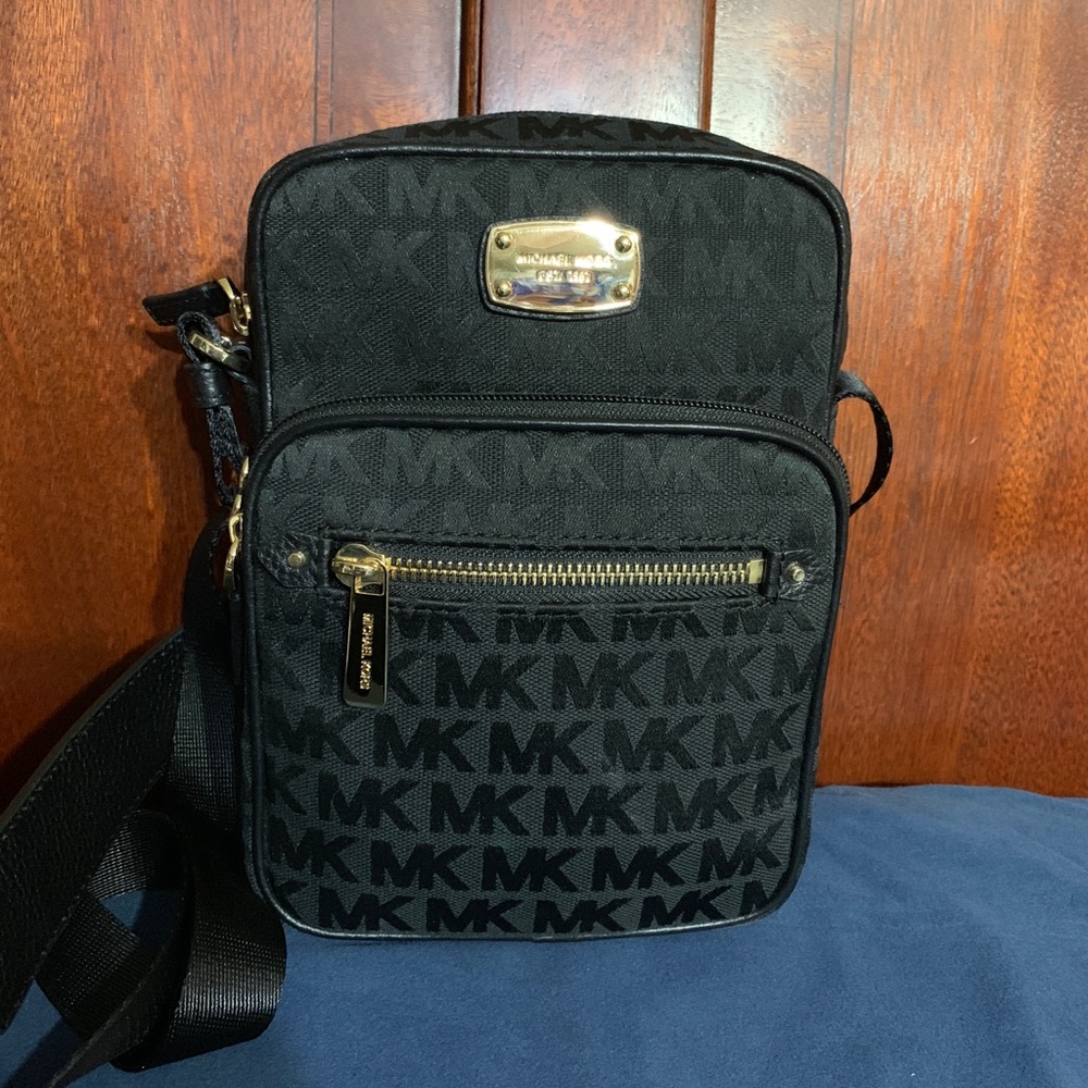 Michael Kors Bedford zip flight bag